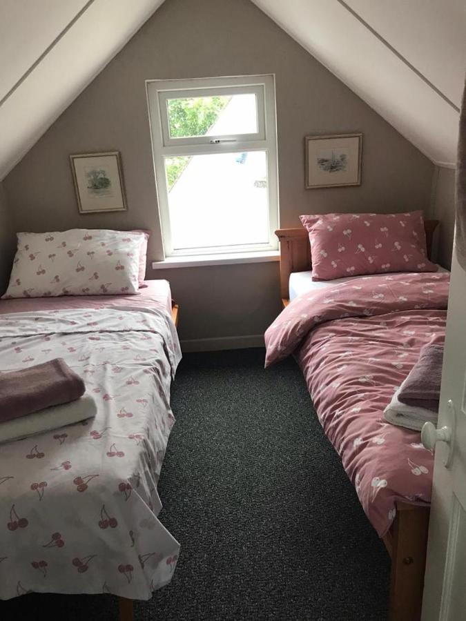 Rose Cottage: Delightful 4 Bedroom Detached Home Portrush Kültér fotó