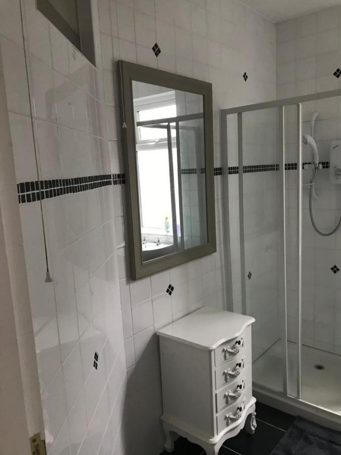 Rose Cottage: Delightful 4 Bedroom Detached Home Portrush Kültér fotó